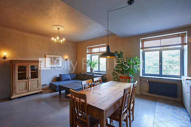 Pagalma ēka, slēgts pagalms, vieta automašīnai, ieeja no pagalma, mansards, ir lifts, plašs Rīgas rajons - foto 16