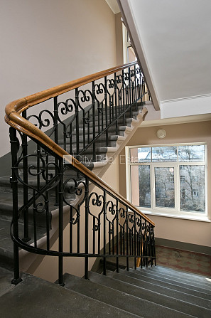 Privātmāja, labiekārtots apzaļumots pagalms, teritorijas iebrauktuves vārti aprīkoti ar Jūrmala - foto 11