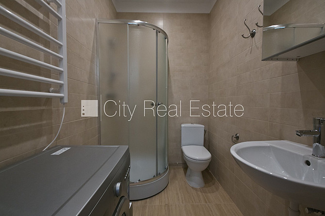 Privātmāja, labiekārtots apzaļumots pagalms, teritorijas iebrauktuves vārti aprīkoti ar Jūrmala - foto 9