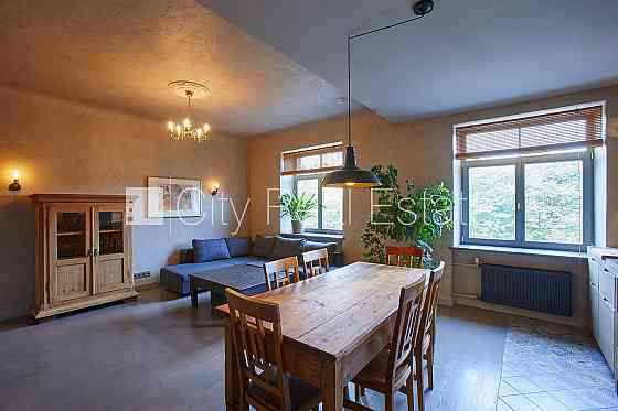 Реновированный дом, закрытый двор, возможность аренды парковки, охраняемая Rīga