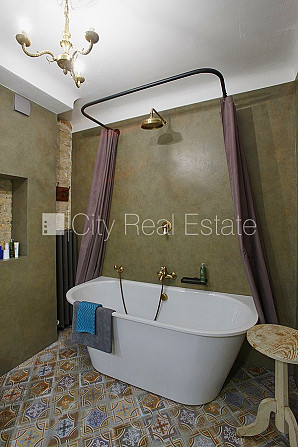 Renovēta māja, slēgts pagalms, iespēja nomāt autostāvvietu, apsargāta autostāvvieta, Rīga - foto 14