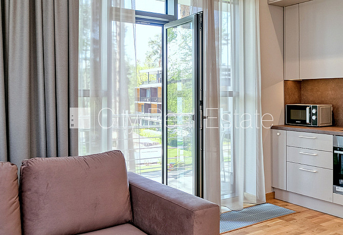 Новостройка, фасадный дом, благоустроенная озеленённая территория, место для Юрмала - изображение 5