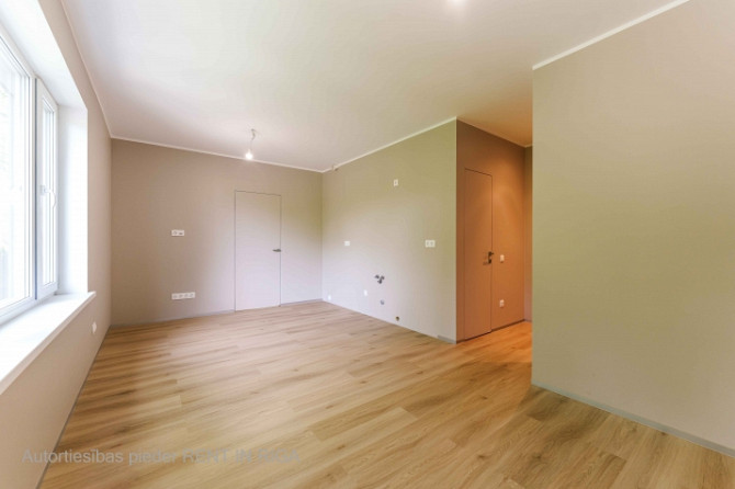 Tikai līdz MARTA beigām - atlaides cena 130 000 EUR.  Jauns 3 istabu dzīvoklis kluba tipa ēkā Rīga - foto 1