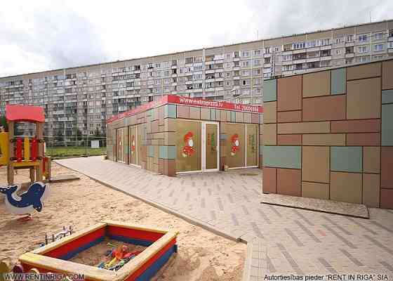 Торговый киоск в Зиепниеккалнсе.  расположен на 1-м этаже;  площадь представляет Рига