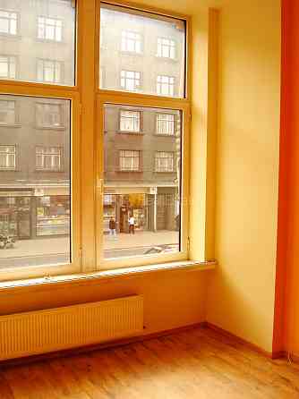 Фасадный дом, реновированный дом, лифт, окна выходят в обе стороны дома, студио, Rīga
