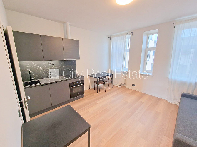 Новостройка, благоустроенный озеленённый двор, закрытый двор, территория Юрмала - изображение 1