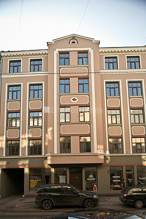 Фасадный дом, реновированный дом, фасад с декоративной штукатуркой, закрытый Рига - изображение 12