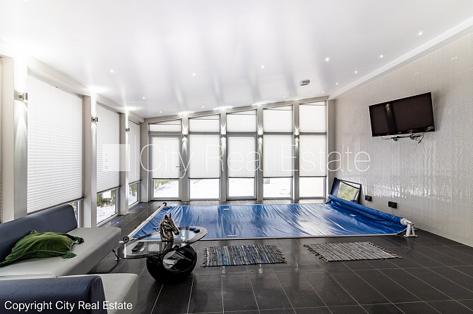 Благоустроенный озеленённый двор, территория обнесена забором, гараж на одну Юрмала - изображение 5