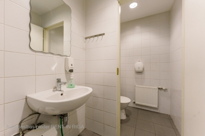 Торговые помещения на 1-м этаже в бизнес-центре Mūkusalas  Сдаются в аренду торговые / Рига - изображение 9