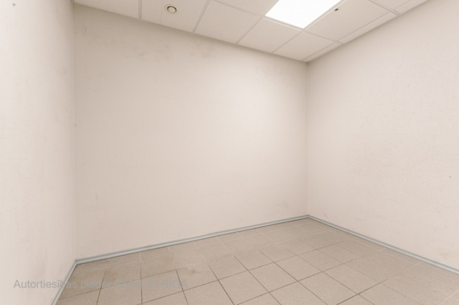 Торговые помещения на 1-м этаже в бизнес-центре Mūkusalas  Сдаются в аренду торговые / Рига - изображение 6