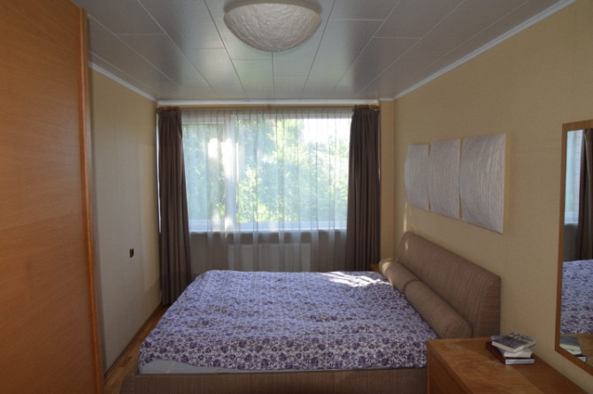 Izīrē 3 istabu dzīvokli Teikā ar garāžu!  Dzīvoklī 2 guļamistabas, kabinets un plaša Rīga - foto 3