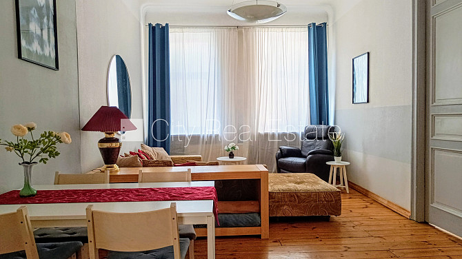 Pagalma ēka, renovēta māja, slēgts pagalms, ieeja no pagalma, kāpņu telpa pēc kosmētiskā Rīga - foto 2