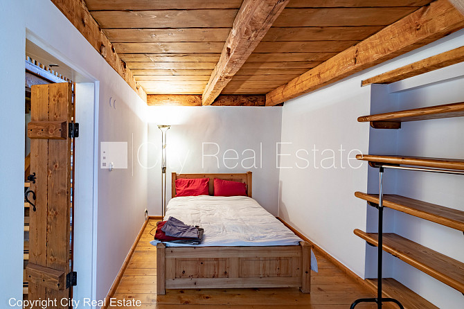 Fasādes māja, renovēta māja, bruģēts piebraucamais ceļš, ieeja no ielas, logi vērsti Rīga - foto 8