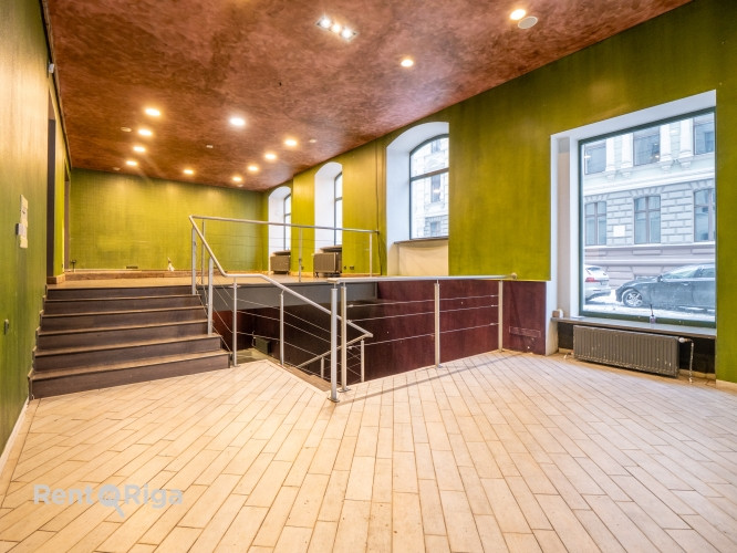 Коммерческие помещения с большими витринами в отличной локации! Помещения Рига - изображение 2