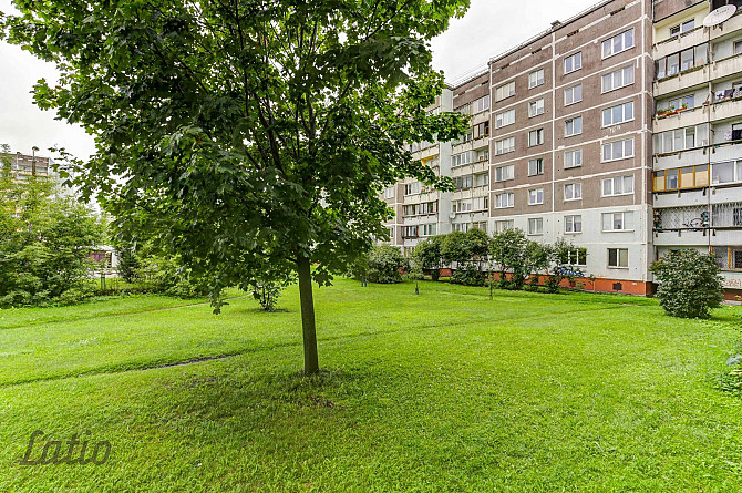 Tiek izīrēts divistabu dzīvoklis Pļavniekos.
Dzīvoklī ir plaša atsevišķa  viesistaba, Rīga - foto 4