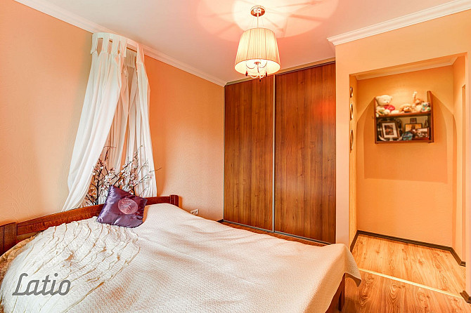 Tiek izīrēts divistabu dzīvoklis Pļavniekos.
Dzīvoklī ir plaša atsevišķa  viesistaba, Rīga - foto 3