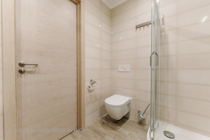 Izīrē  2 istabu dzīvokli - 65 m2, 7. stāvā Mežciemā, absolūti jaunuzceltajā dzīvojamo Rīga - foto 9