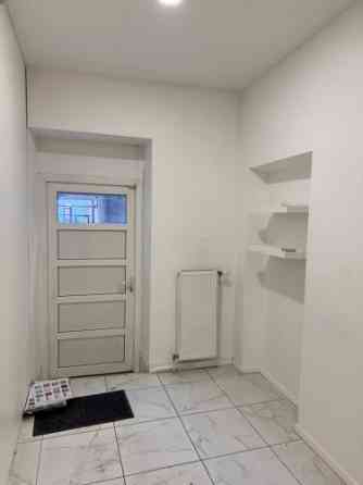 Сдаются в аренду помещения в очень активной локации. Светлые помещения с большой Рига