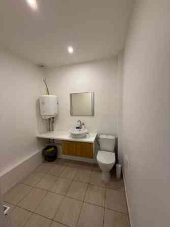 Сдаются в аренду помещения в очень активной локации. Светлые помещения с большой Рига