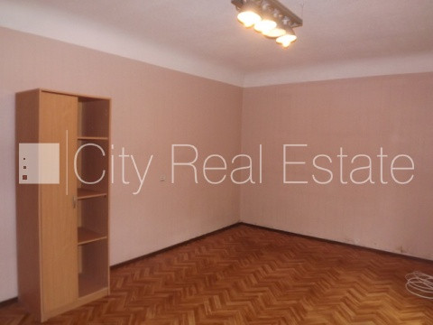 Фасадный дом, благоустроенный озеленённый двор, закрытый двор, территория Рига - изображение 15