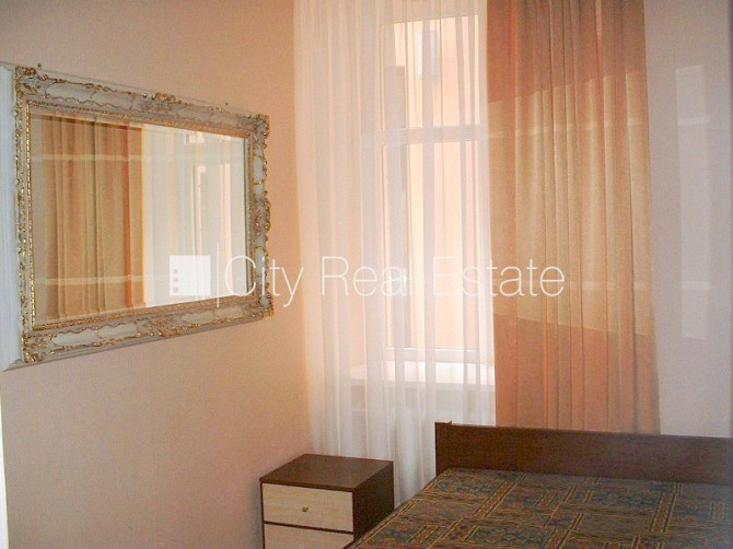 Реновированный дом, закрытый двор, вход со двора, лестничная клетка после Рига - изображение 7