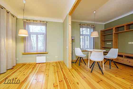 Izīrē 1 ist. dzīvokli pēc kapitāla remonta.  Dzīvoklī ir atsevišķa vannasistaba ar dušu, liels siena Rīga