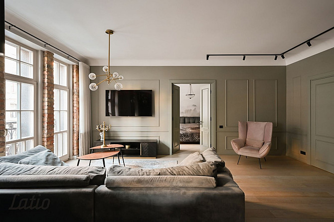 Īrei pieejams elegants un plašs 4-istabu dzīvoklis Rīgas centrā, vienā no skaistākajām Rīga - foto 1