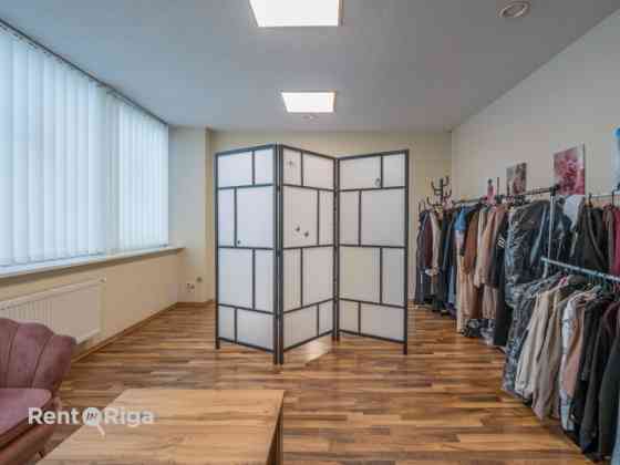 Сдаётся в аренду офисное помещение в Кенгарагсе  Площадь помещения: 23 м  Доступны Рига