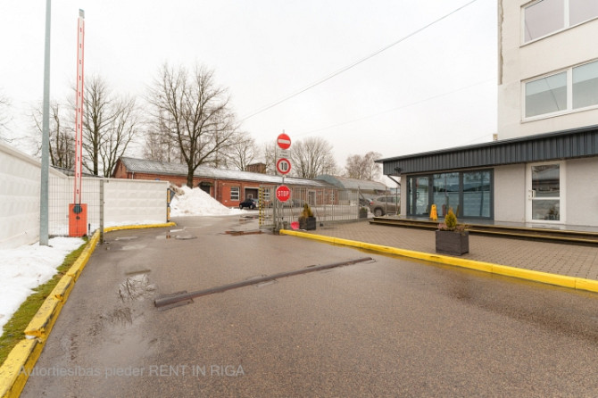 Сдаётся в аренду офисное помещение в Кенгарагсе  Площадь помещения: 23 м  Доступны Рига - изображение 9