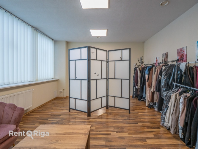 Сдаётся в аренду офисное помещение в Кенгарагсе  Площадь помещения: 23 м  Доступны Рига - изображение 2