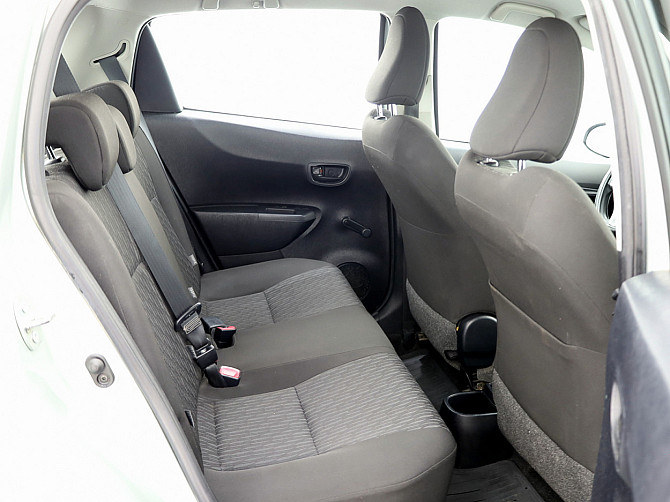 Toyota Yaris Linea Sol A-C 1.3 73kW Таллин - изображение 7