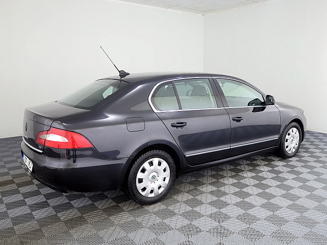 Skoda Superb Highline ATM 2.0 TDI 103kW Таллин - изображение 3