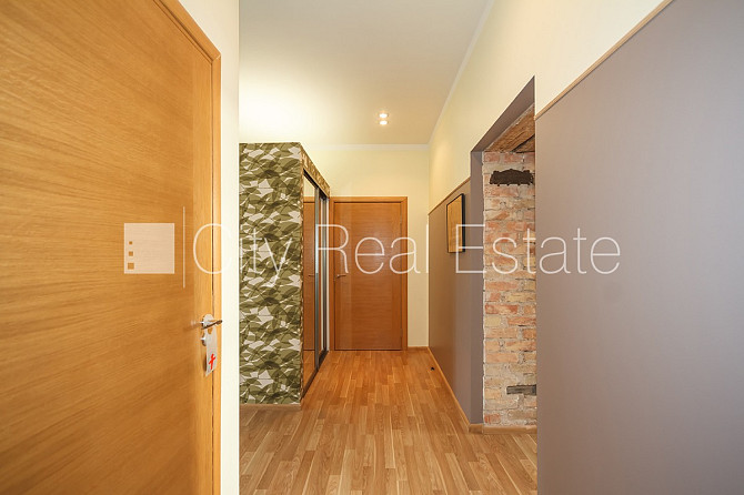 Фасадный дом, реновированный дом, благоустроенная озеленённая территория, вход с Рига - изображение 20