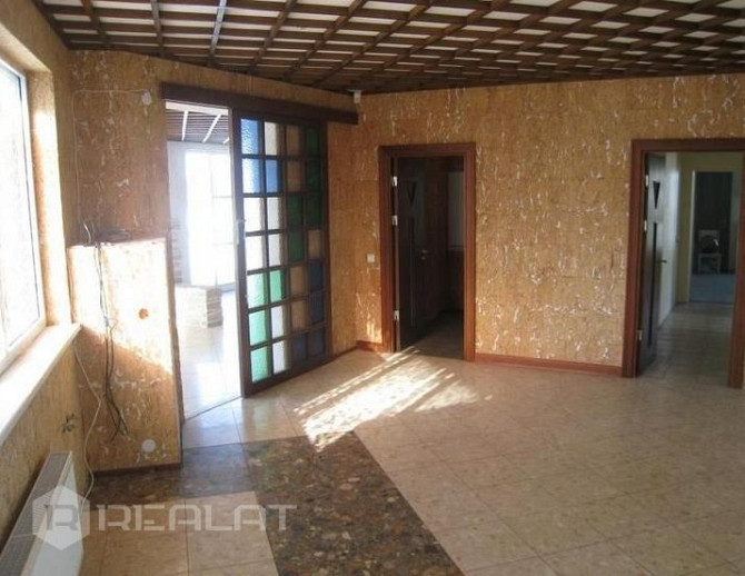 Lieliska un potenciāla vieta veikalam, restorānam vai cita veida komercdarbībai. Ēkai ir divi Rīga - foto 8