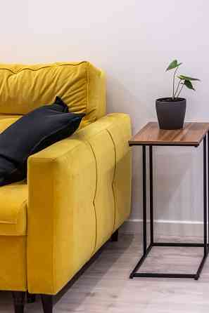 Izīrē omulīgu, pilnībā mēbelētu un ar sadzīves tehniku aprīkotu divistabu dzīvokli. Visi logi vērsti Rīga