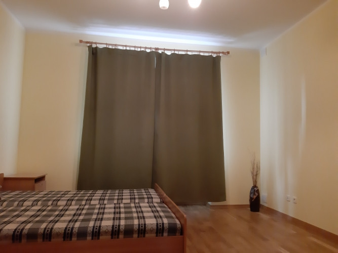 Izīrē atsevišķu istabu 3 guļamistabu dzīvokli Rīgas centrā klusā iekšpagalma ēkā. Rīga - foto 9