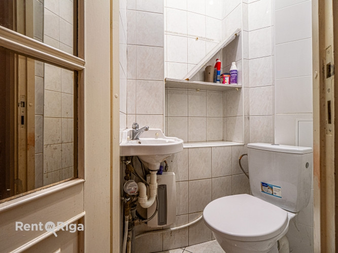 Premises suitable for a salon, shop, street-level office, or other activities.  A well-maintained pr Рига - изображение 8