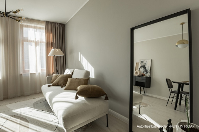 Izīrē 2 - istabu dzīvokli renovēta koka arhitektūras pērle Artilērijas ielā 71.  Dzīvoklis ir labiek Рига - изображение 7