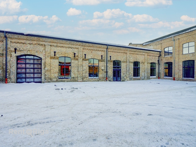 Ražošanas/noliktavas telpas ar augstiem griestiem ar apkuri. Brīvības gatve 201, pretī 