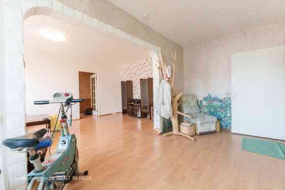 3-Room Apartment Available for Long-Term Rent in Pļavnieki  Thoughtfully designed apartment layout f Рига