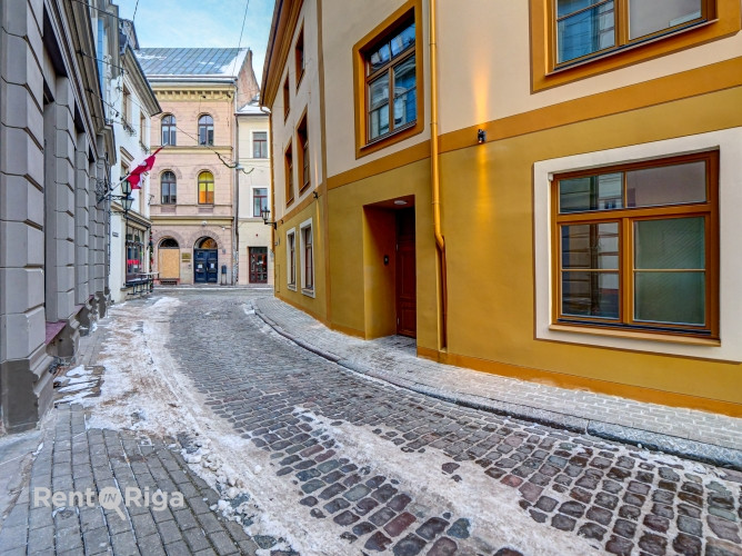 Birojs ar virtuvi un savu tualeti.  Tikko ēkā ir veikts kapitālais remonts - atjaunota ēkas Rīga - foto 9