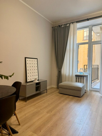 Īrei pieejams 3-istabu dzīvoklis Rīgas Centrā - Skolas ielā 13, Rīgā.  Dzīvokļa plānojums sastāv no  Рига - изображение 4