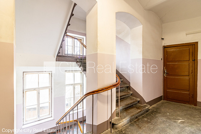 Fasādes māja, slēgts pagalms, ieeja no pagalma, logi vērsti uz ielas pusi, studio tipa, virtuve Rīga - foto 20