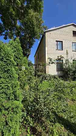 Продается жилой дом в центре Яунелгавы, состоит из 7 квартир. Отличный объект, где Яунелгава