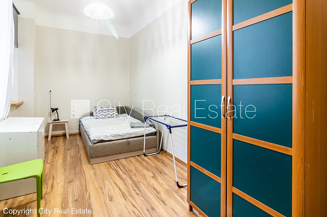 Renovēta māja, logi vērsti uz pagalma pusi, guļamistabu skaits 4 gab., istabas izolētas 3 Rīga - foto 9