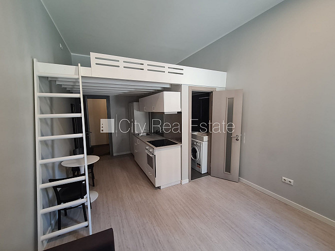 Fasādes māja, renovēta māja, labiekārtota apzaļumota teritorija, slēgts pagalms, ieeja no Rīga - foto 5