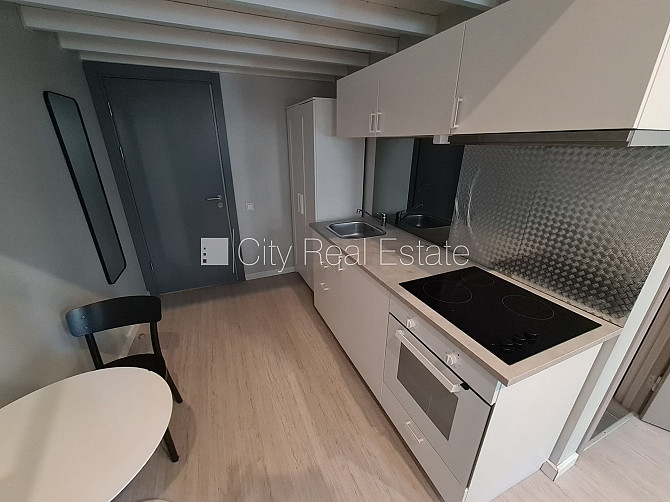 Fasādes māja, renovēta māja, labiekārtota apzaļumota teritorija, slēgts pagalms, ieeja no Rīga - foto 11