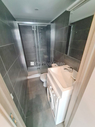 Fasādes māja, renovēta māja, labiekārtota apzaļumota teritorija, slēgts pagalms, ieeja no Rīga - foto 15