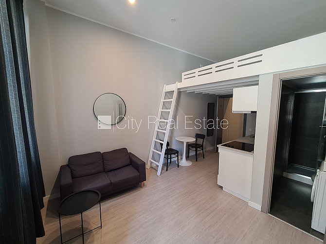 Fasādes māja, renovēta māja, labiekārtota apzaļumota teritorija, slēgts pagalms, ieeja no Rīga - foto 10