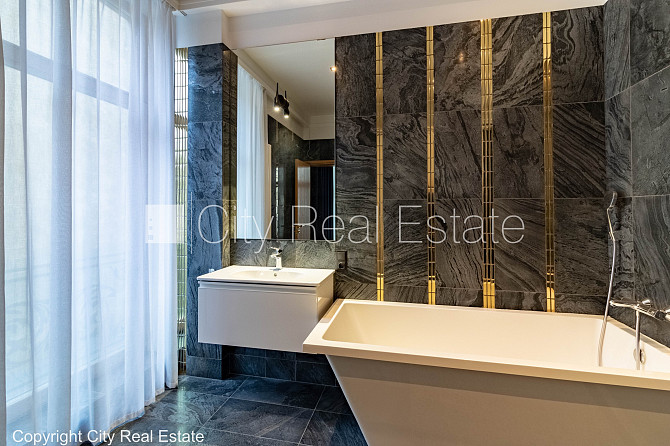 Jaunceltne, pagalma ēka, slēgts pagalms, ir lifts, divi balkoni, logi vērsti uz pagalma pusi, Rīga - foto 9